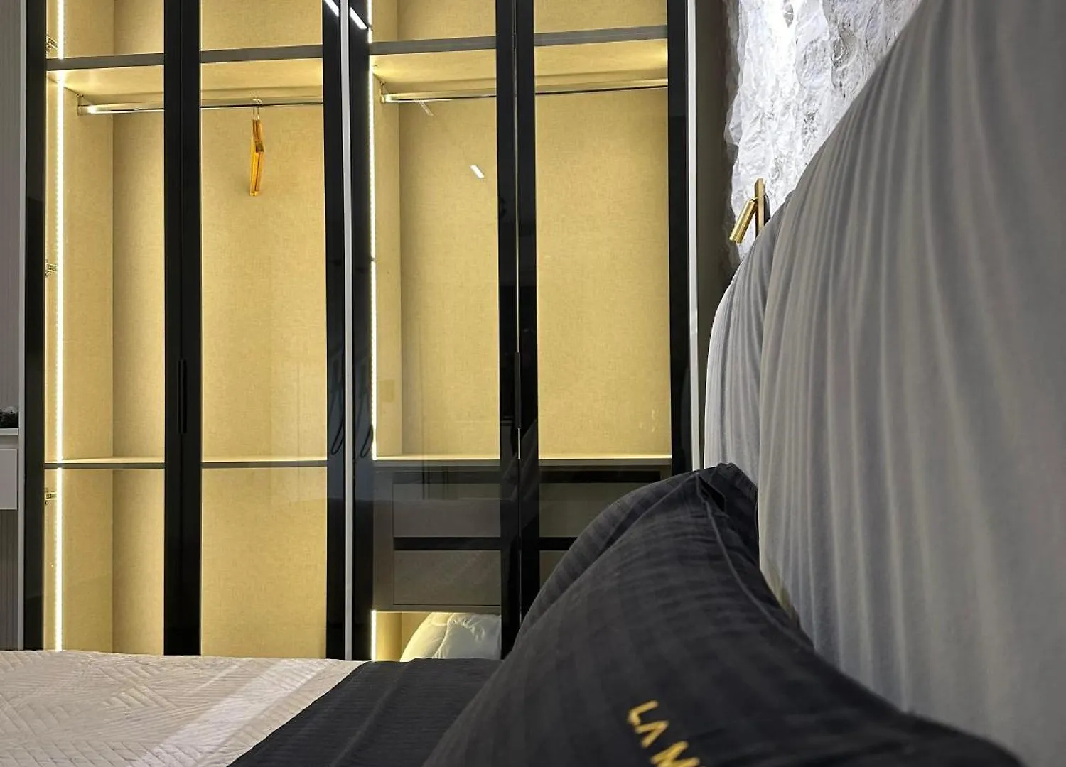 La Mirage Suites & Apartments Tiran Arnavutluk