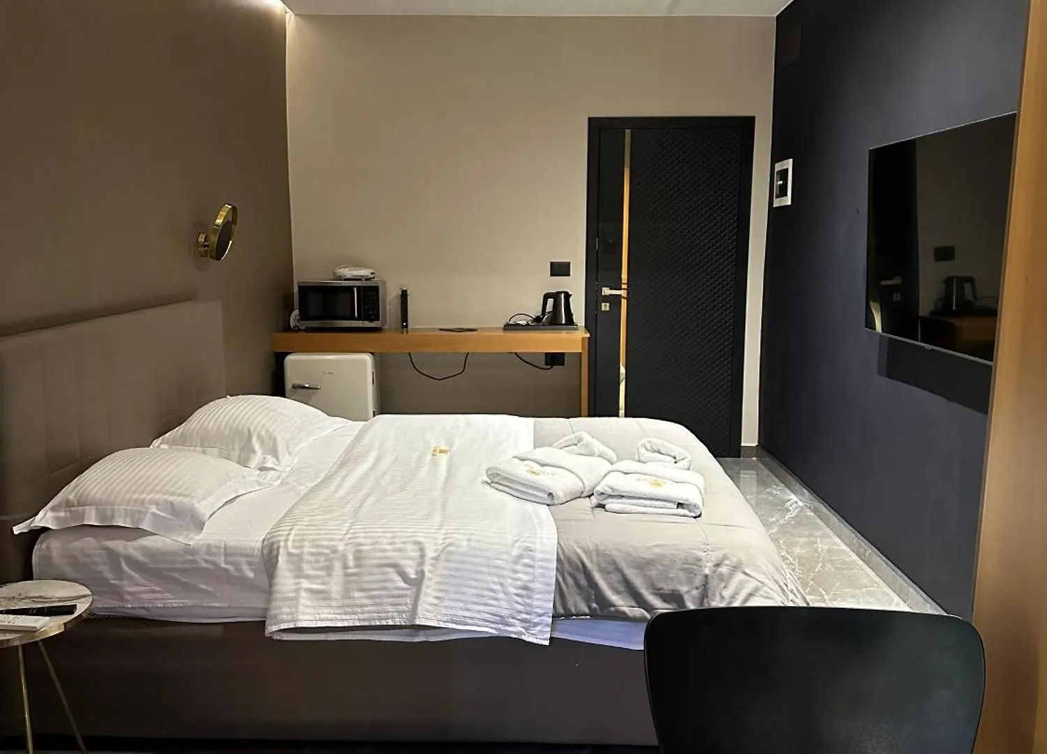 La Mirage Suites & Apartments Tiran