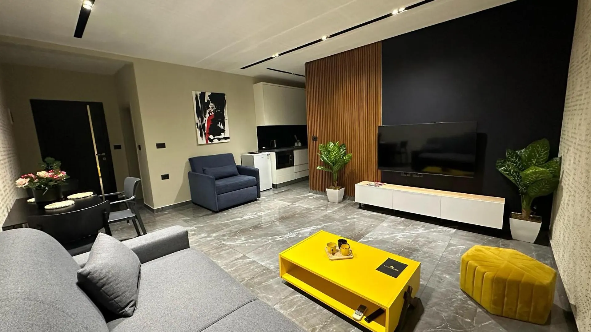 La Mirage Suites & Apartments Tiran 0*,