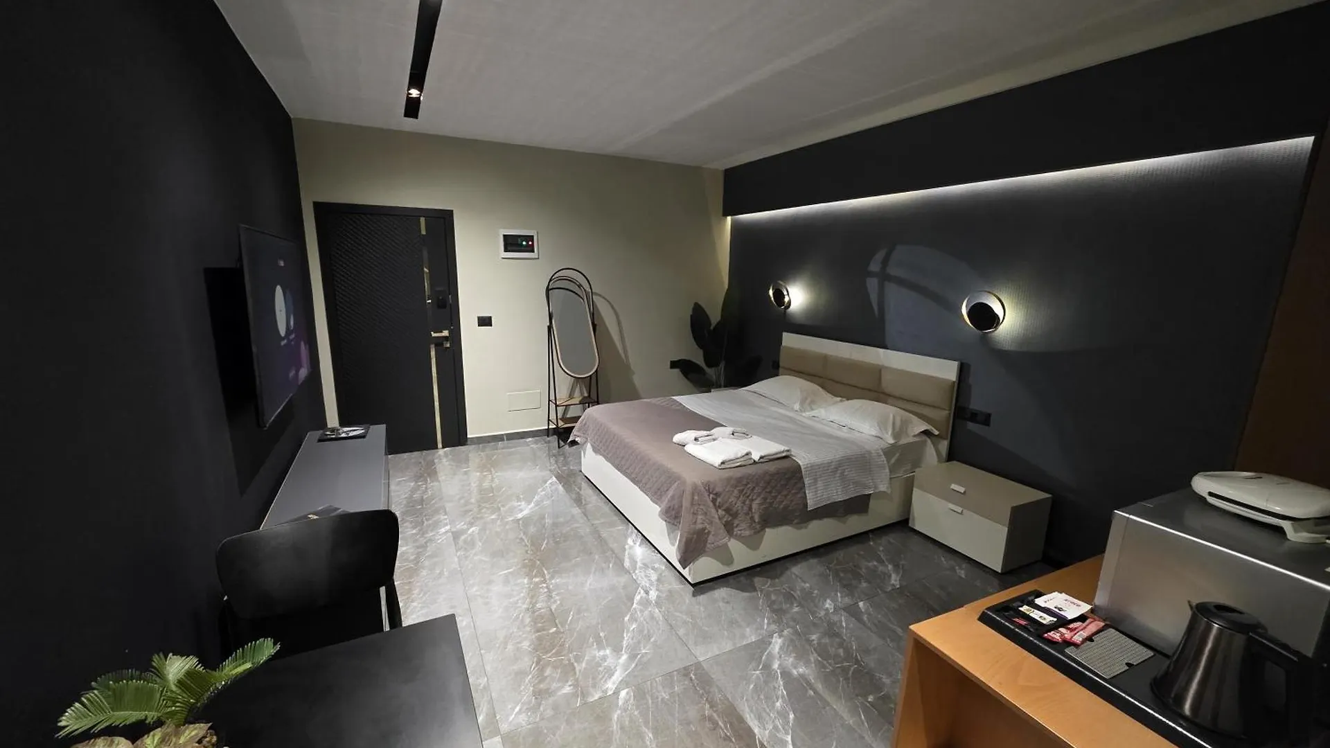La Mirage Suites & Apartments Tiran